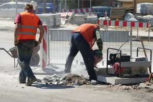 proces budowania dróg i autostrad